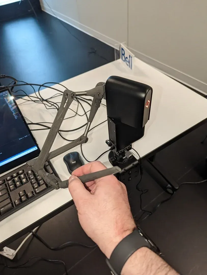 Le stylet monté sur bras articulé de l’Inverse3